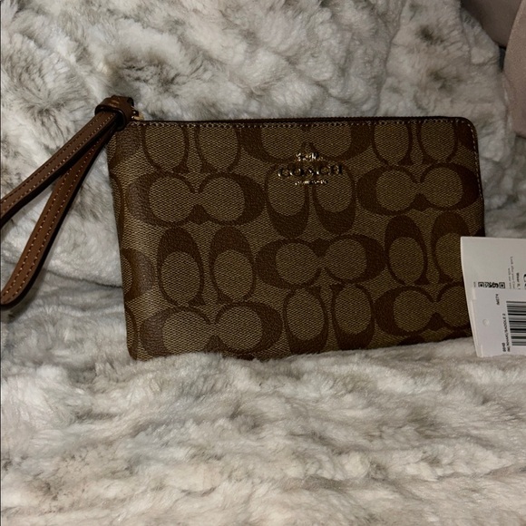 NWT Coach Brown WRISTLET with Signature Pattern - Picture 1 of 5
